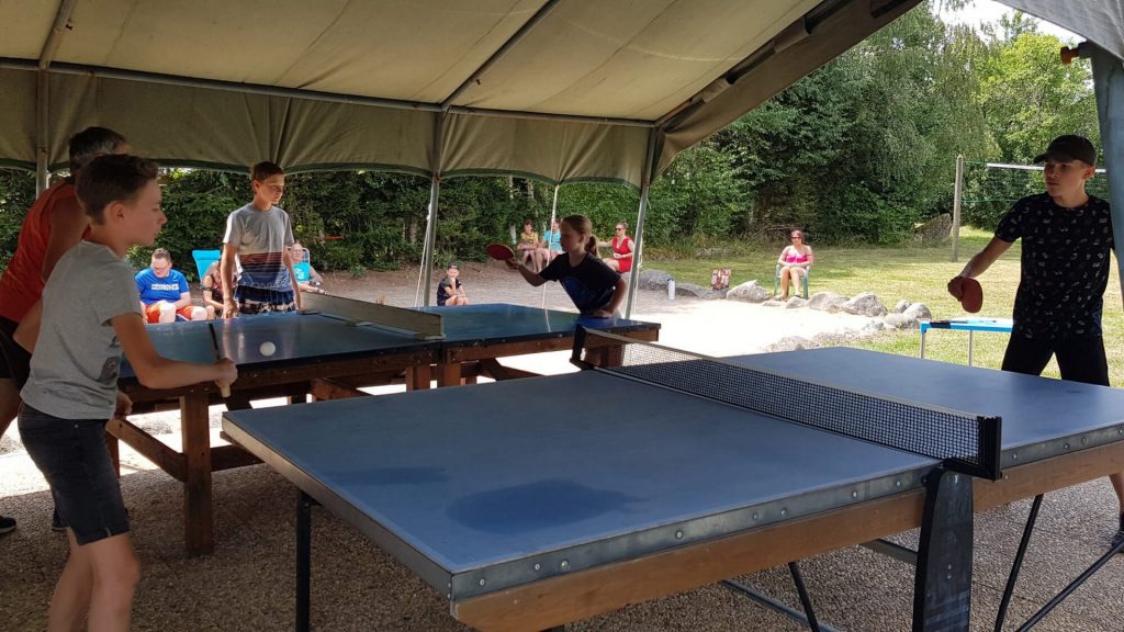 Table de ping pong au camping dans les Vosges le clos de la chaume