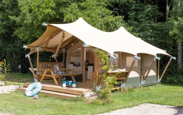 camping au clos de la chaume vosges tente glamping safari bord de ruisseau sous les etoile
